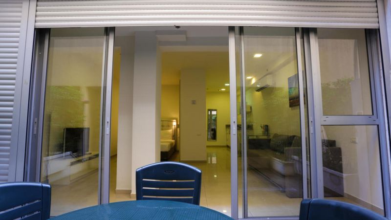 Sea Land Apartments