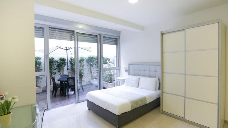 Sea Land Apartments