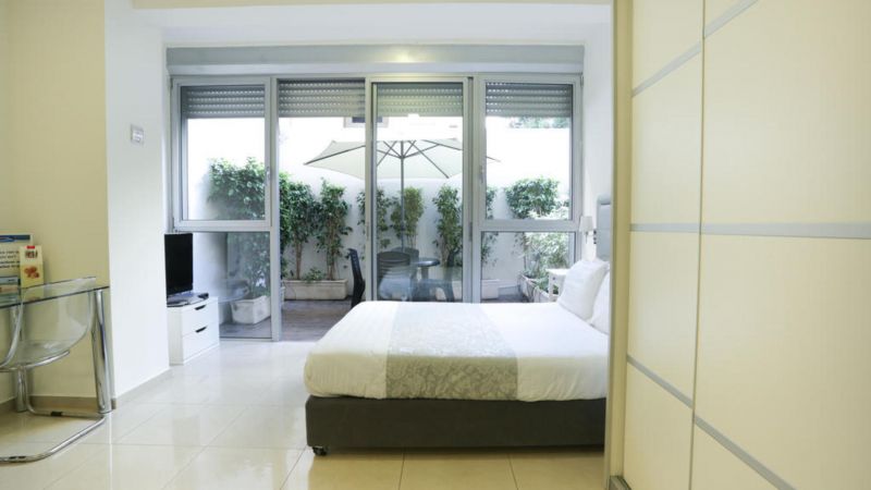 Sea Land Apartments