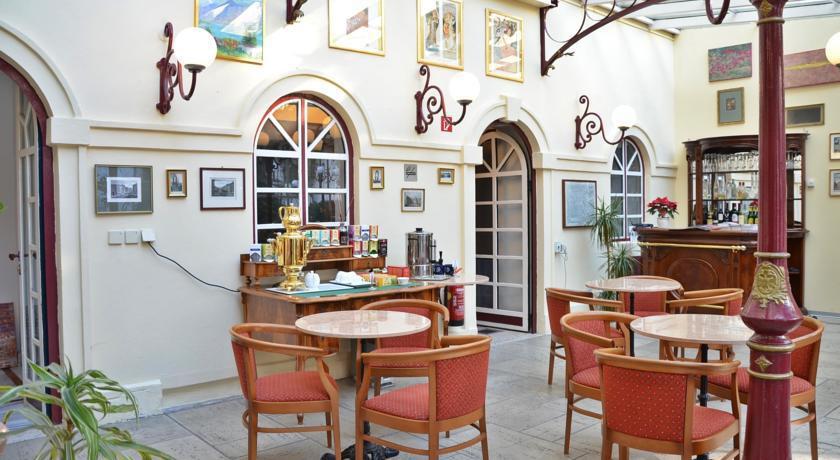 Altwienerhof 3*
