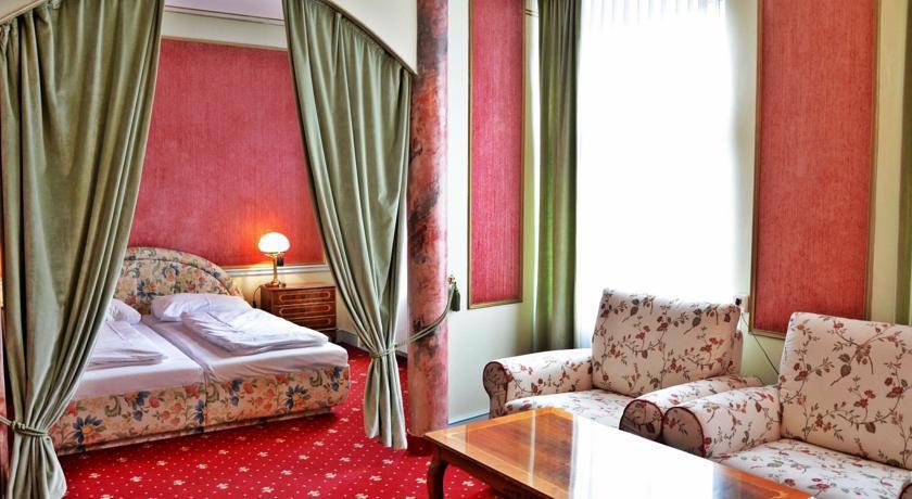 Altwienerhof 3*