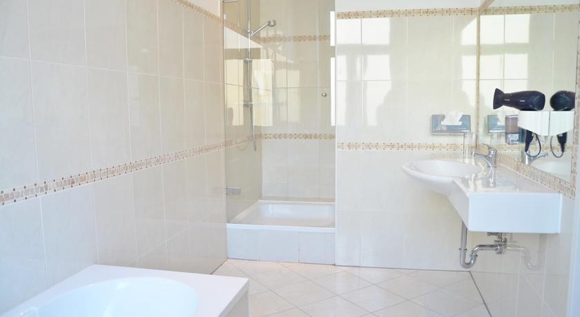 Altwienerhof 3*