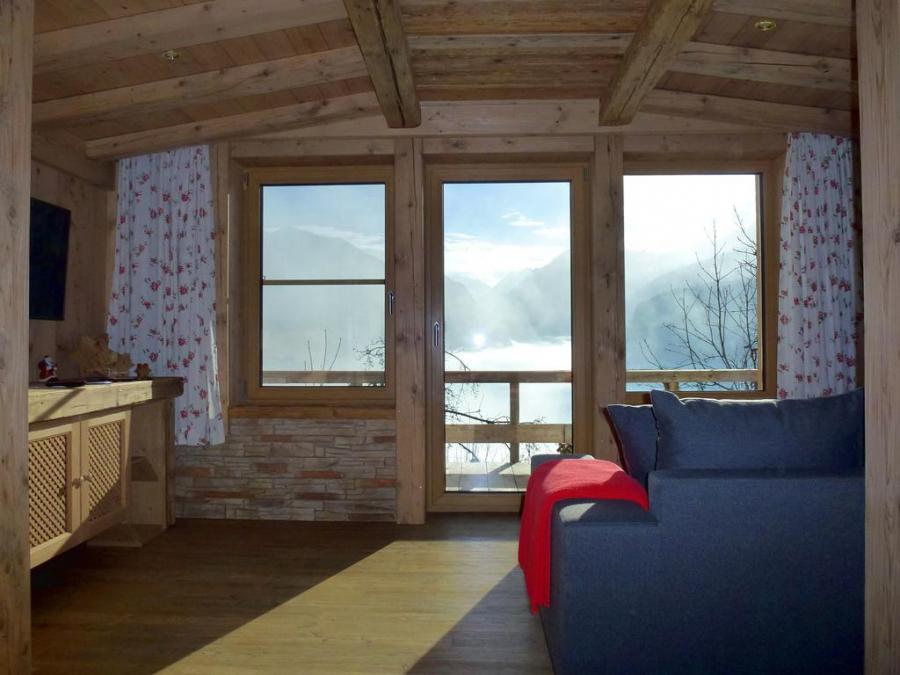 Anton Wallner Apt 2*