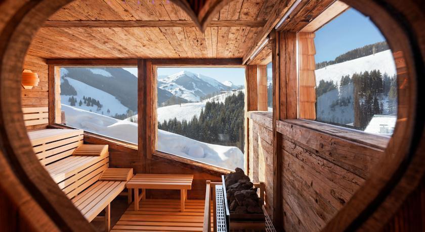 Art Und Ski-in Hotel Hinterhag 4*