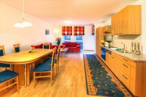 Avenzio Apt 2*