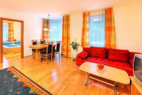 Avenzio Apt 2*