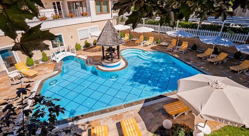 Bismarck 4*