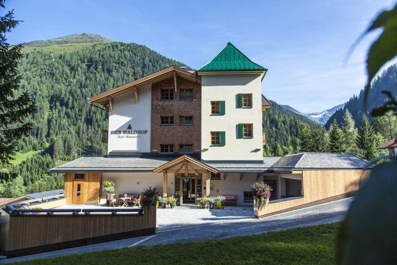 Der Waldhof Hotel St.anton 4*