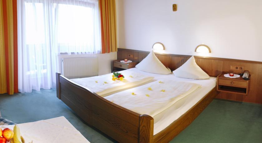 Eckartauerhof Hotel Pension