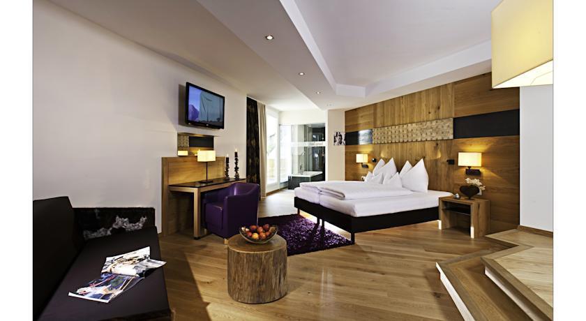 Fliana Apart 3*