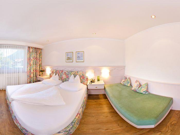 Fun & Spa Hotel Strass 4*