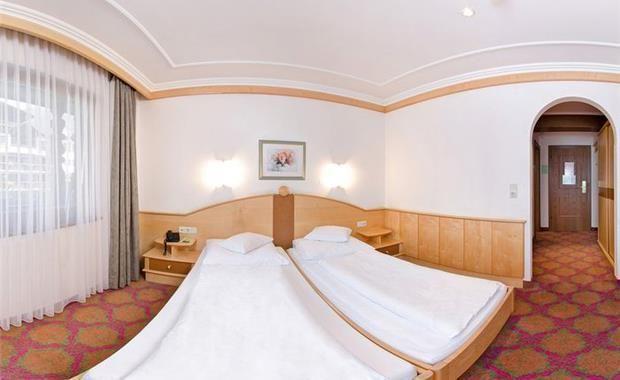 Fun & Spa Hotel Strass 4*