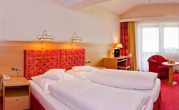Fun & Spa Hotel Strass 4*