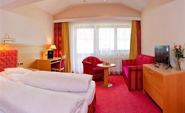 Fun & Spa Hotel Strass 4*