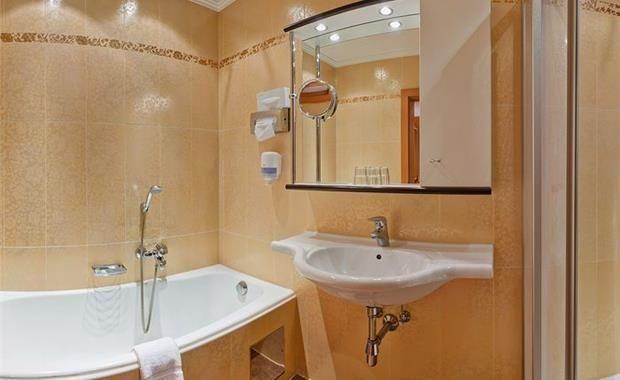 Fun & Spa Hotel Strass 4*