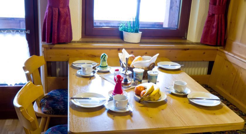 Haus Dorfplatz Galtuer 3*