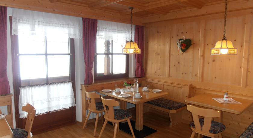 Haus Dorfplatz Galtuer 3*