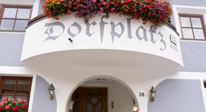 Haus Dorfplatz Galtuer 3*
