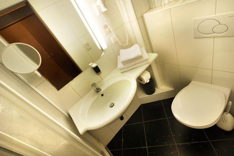 City Hotel Villach 4*