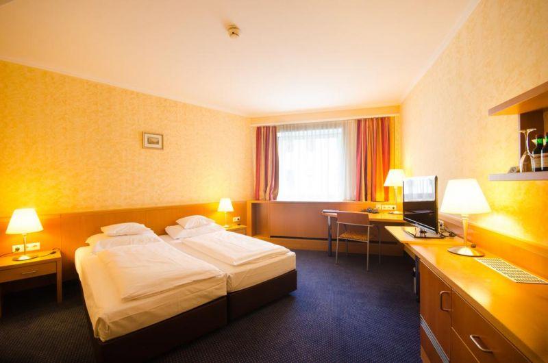 Hotel & Palais Strudlhof 4*