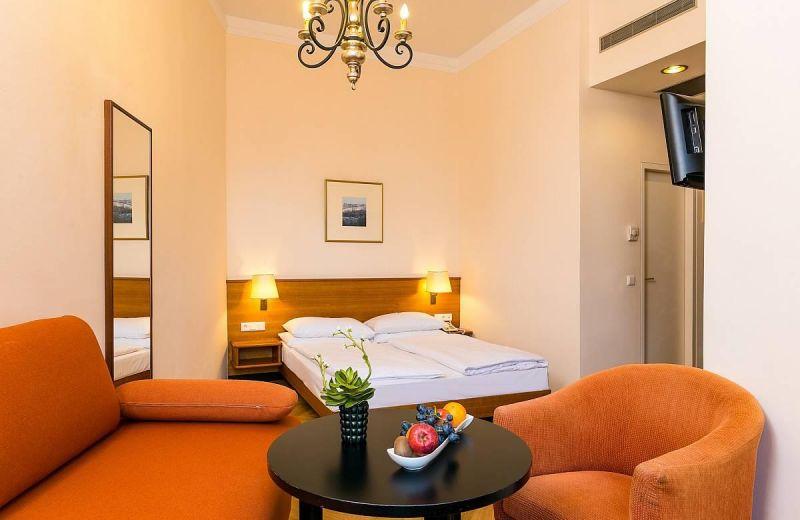 Johann Strauss 4*