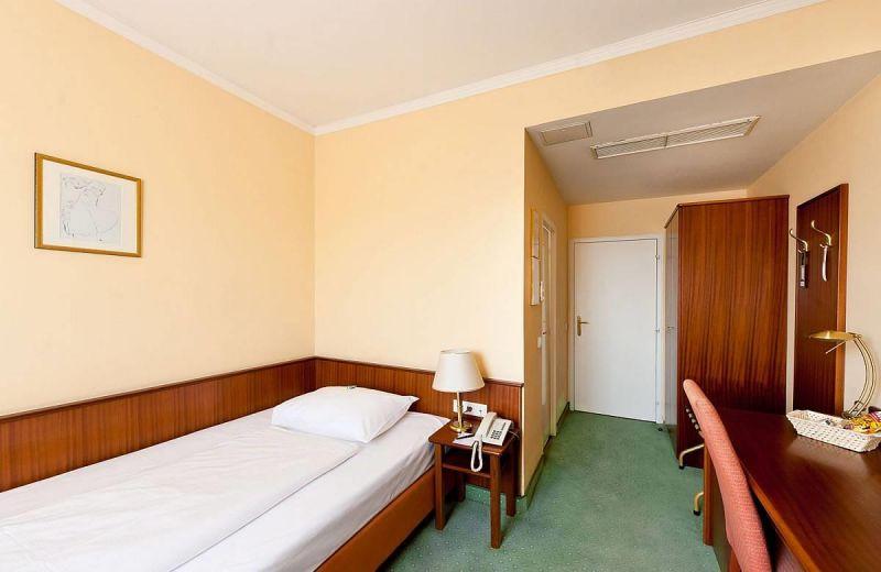 Johann Strauss 4*