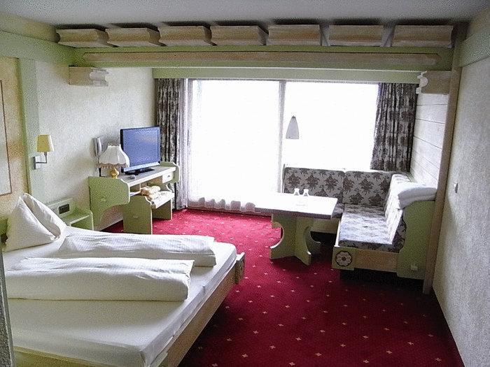 Kronenhotel 4*