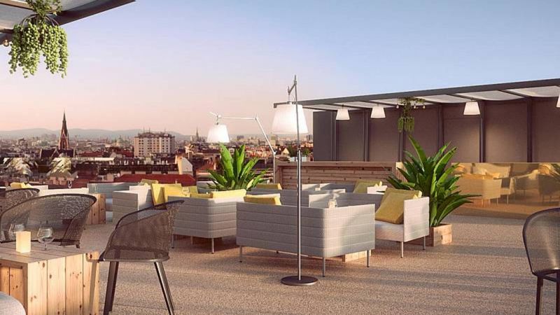 Mooons Hotel 4*