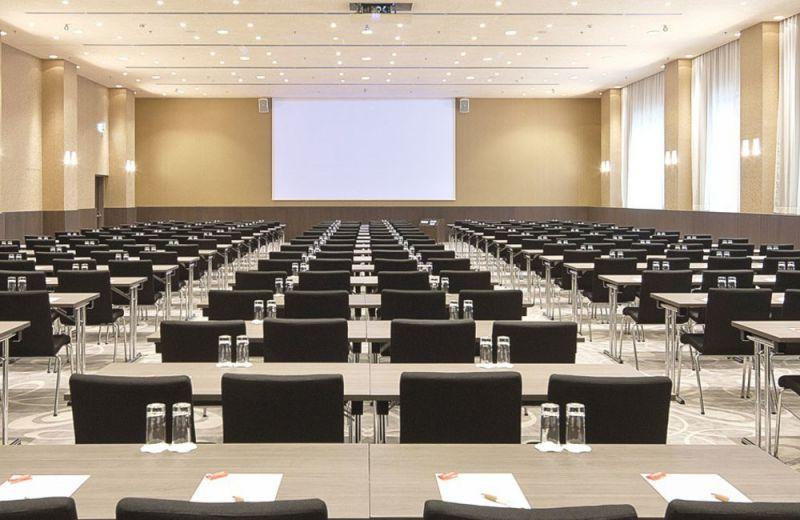 Radisson Blu Park Royal Palace (Ex. Austria Trend Park Royal Palace) 4*