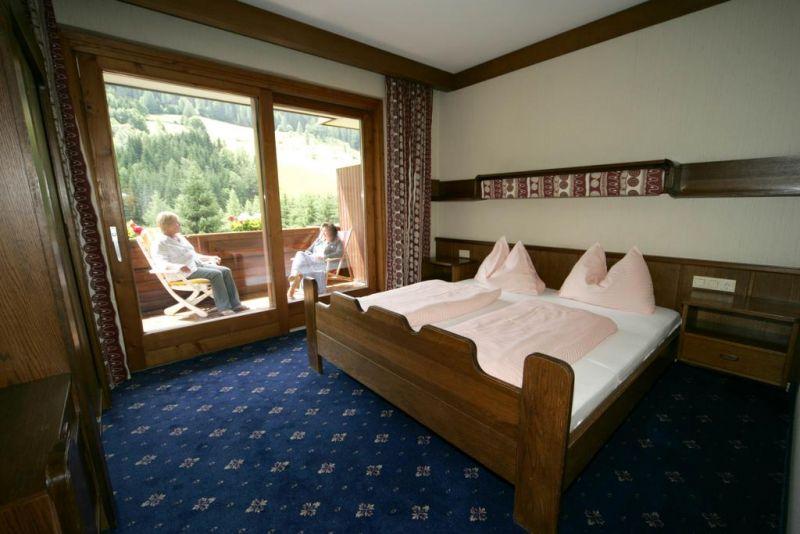 Roemerhof Apts 3*