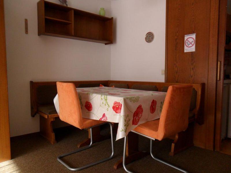 Roemerhof Apts 3*
