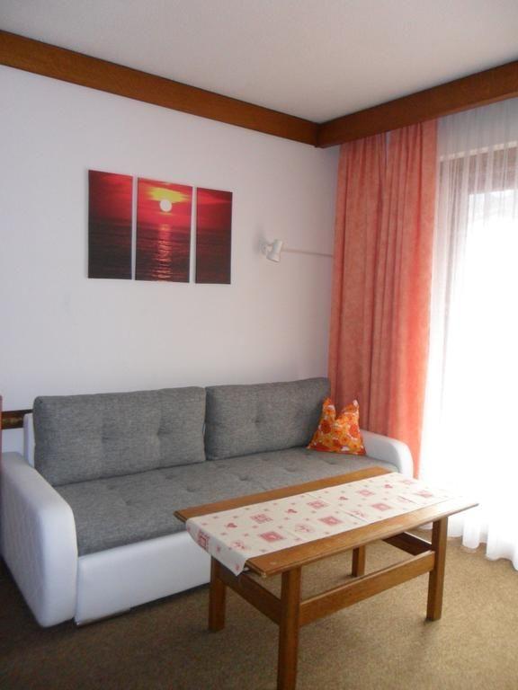 Roemerhof Apts 3*