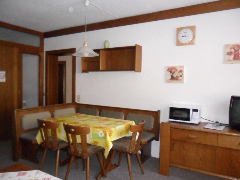 Roemerhof Apts 3*