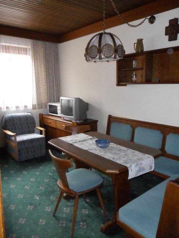 Roemerhof Apts 3*