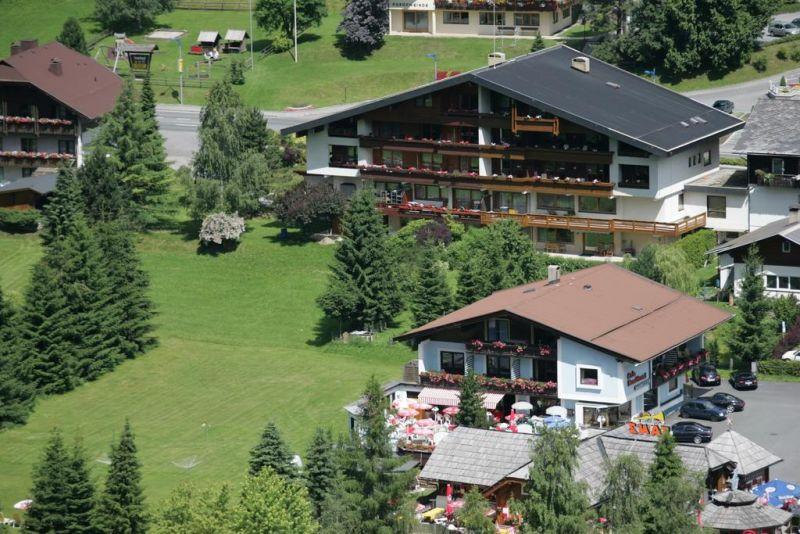 Roemerhof Apts 3*