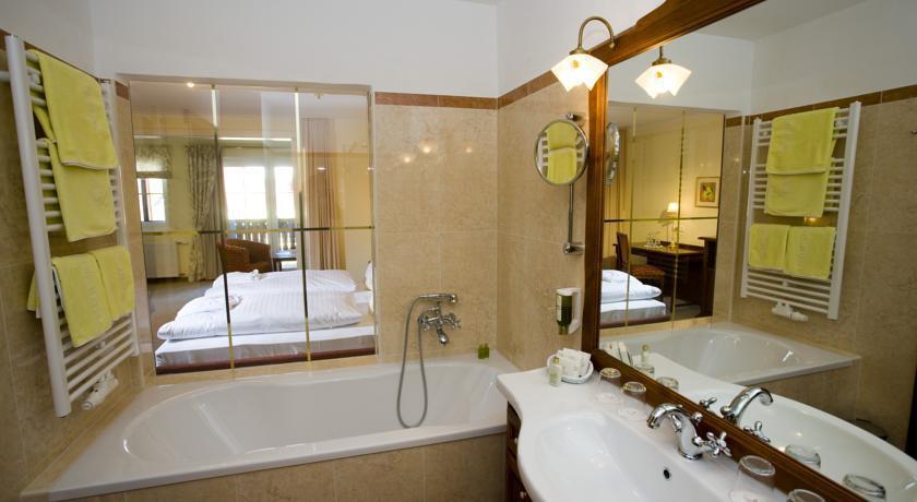 Romantikhotel Seefischer Am See 4*