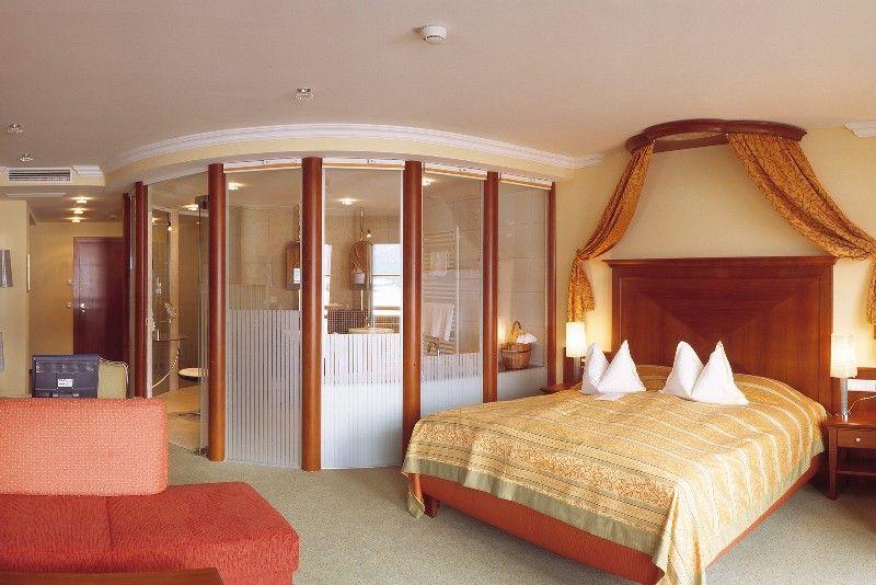 Romantikhotel Weissen Roessl 4*