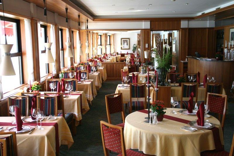 Romantikhotel Weissen Roessl 4*