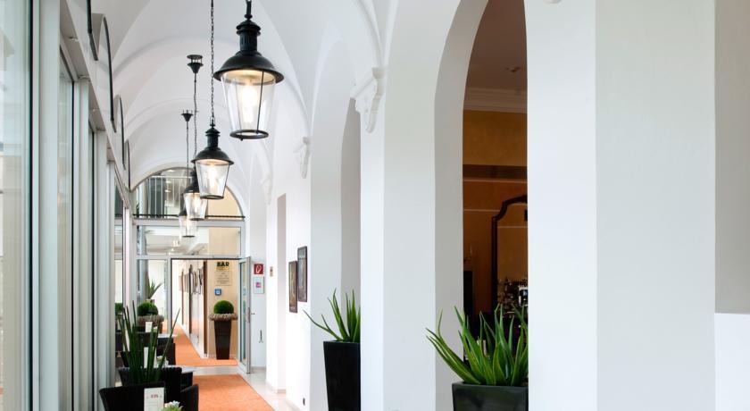Sacher Baden 4*
