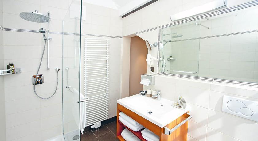 Sacher Baden 4*