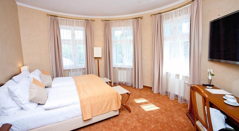 Sacher Baden 4*