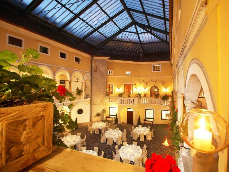 Schloss Weikersdorf 4*