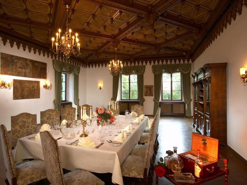 Schloss Weikersdorf 4*