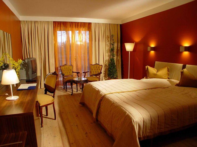 Schloss Weikersdorf 4*