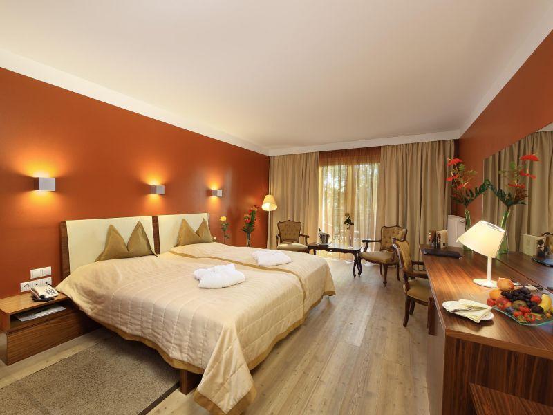 Schloss Weikersdorf 4*