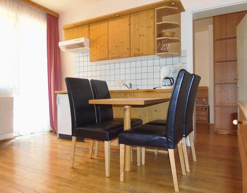 Stefanie Apt 2*