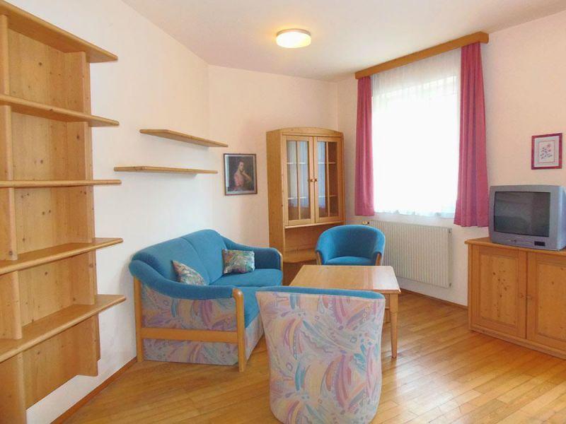 Stefanie Apt 2*