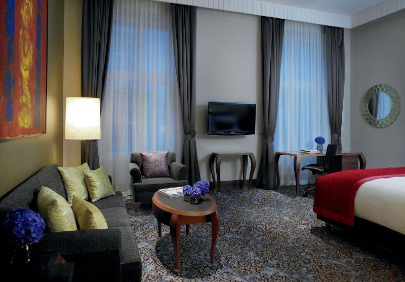 The Ritz Carlton 5*