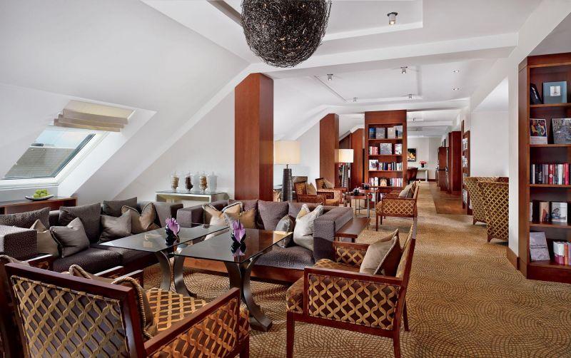 The Ritz Carlton 5*