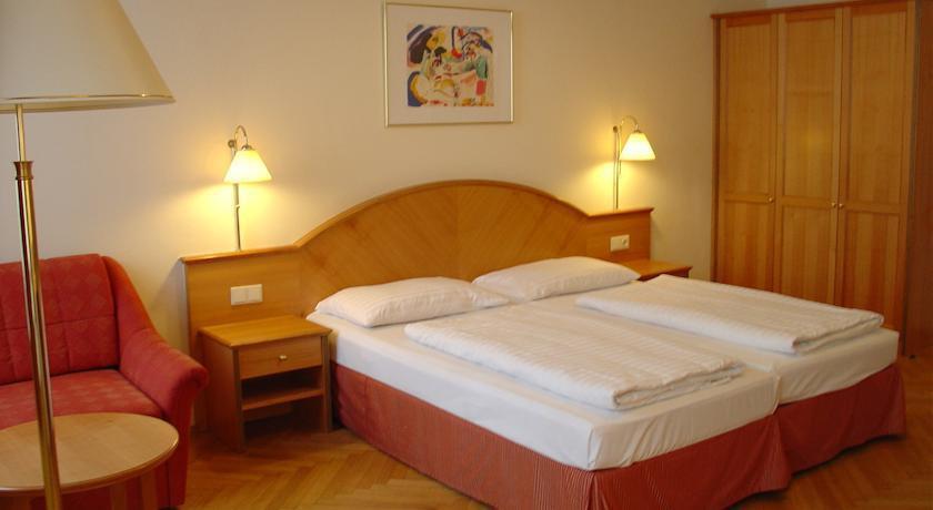 Tourotel Mariahilf 4*